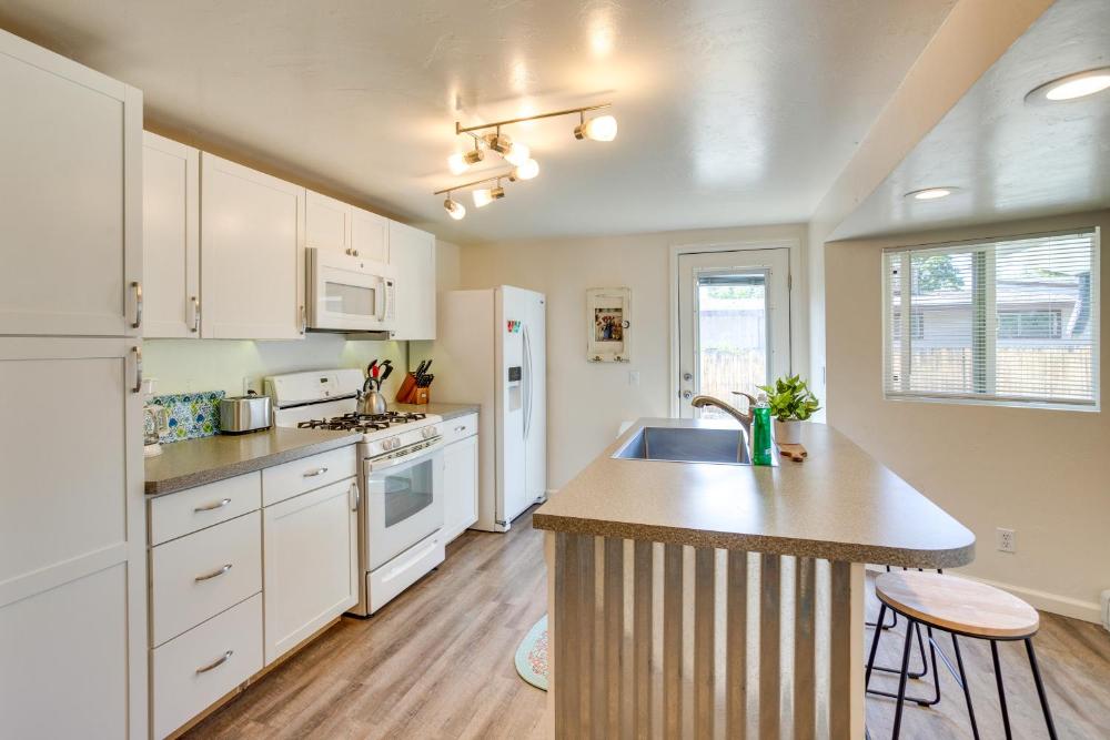 Grand Junction Vacation Rental with Patio and Grill!